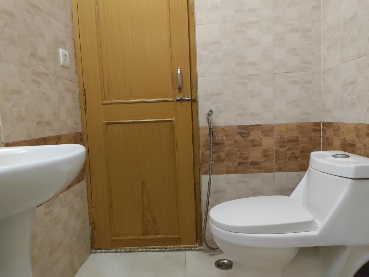 Hotel Tulip Palm Dźajpur Zewnętrze zdjęcie
