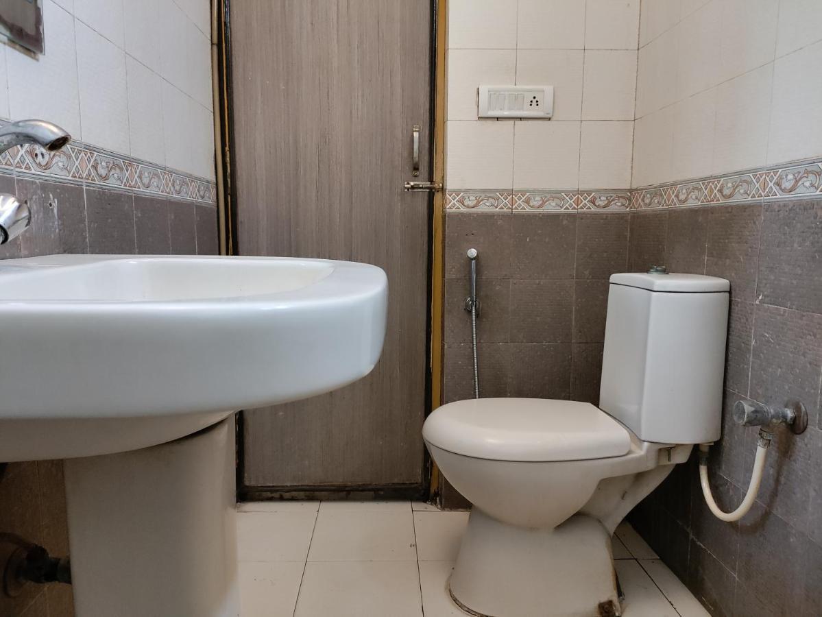 Hotel Tulip Palm Dźajpur Zewnętrze zdjęcie
