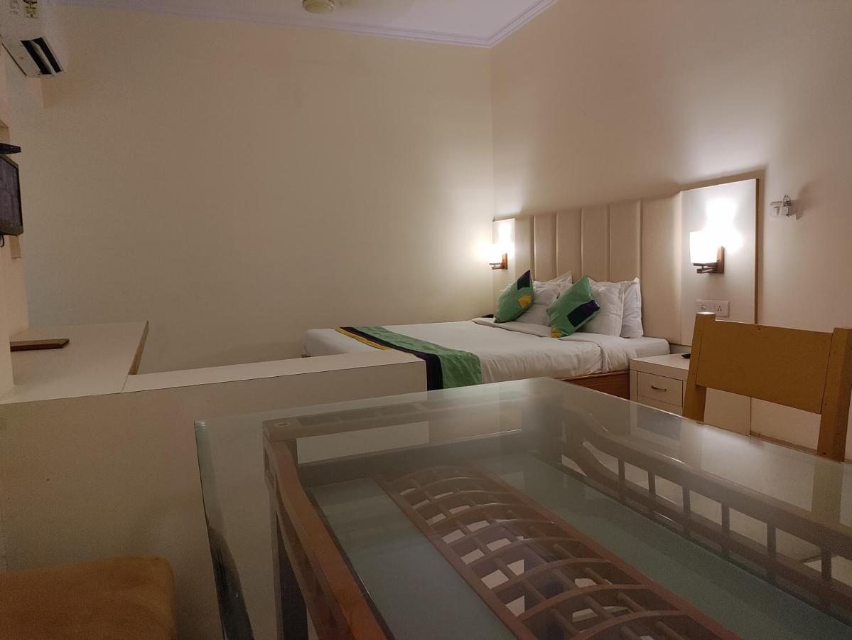 Hotel Tulip Palm Dźajpur Zewnętrze zdjęcie