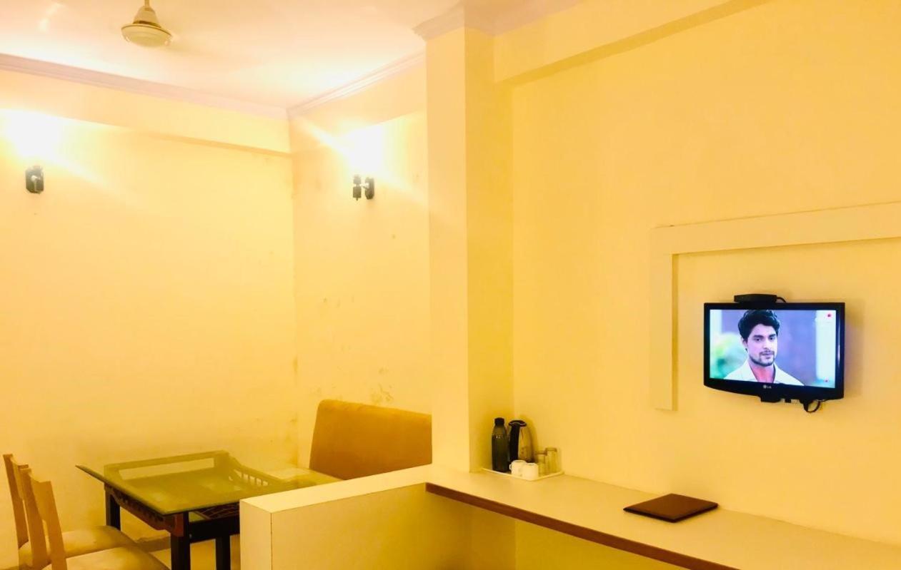 Hotel Tulip Palm Dźajpur Zewnętrze zdjęcie