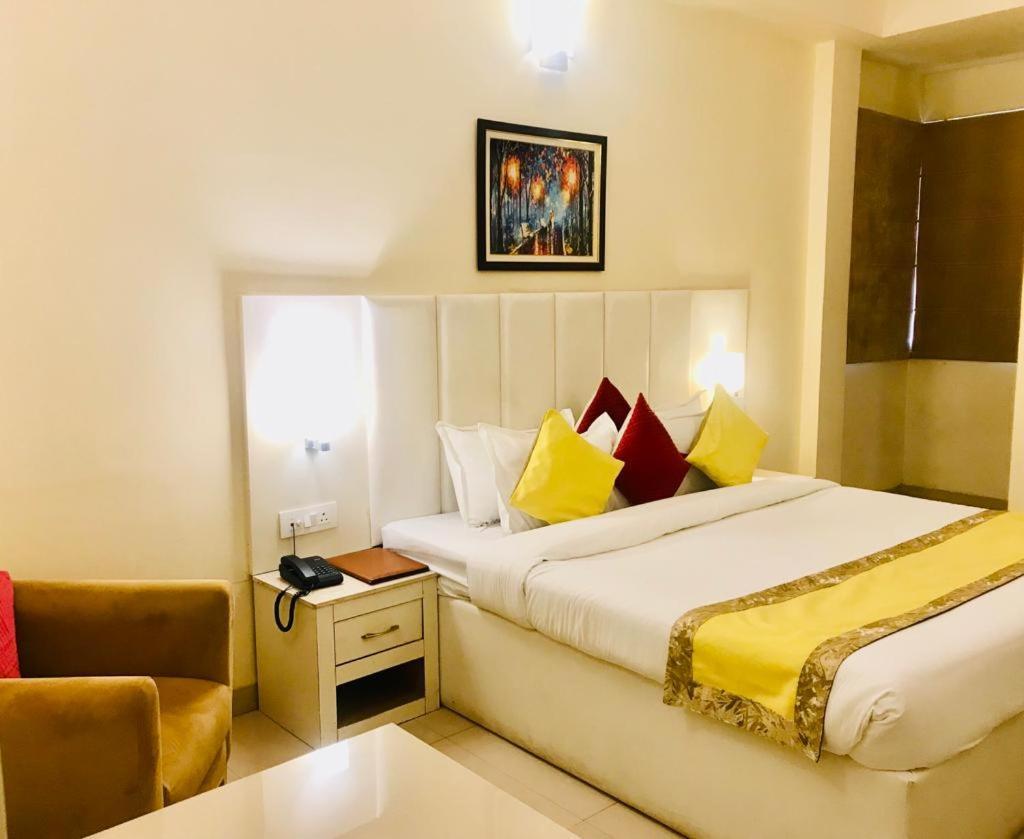 Hotel Tulip Palm Dźajpur Zewnętrze zdjęcie