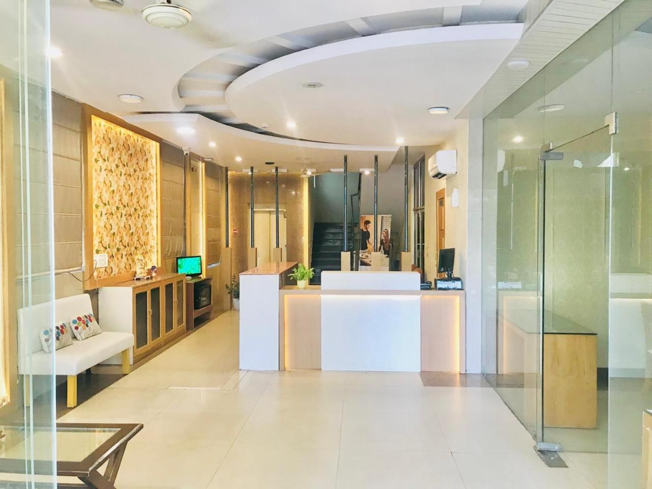Hotel Tulip Palm Dźajpur Zewnętrze zdjęcie